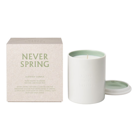 Björk and Berries Never Spring Scented Candle 240 g